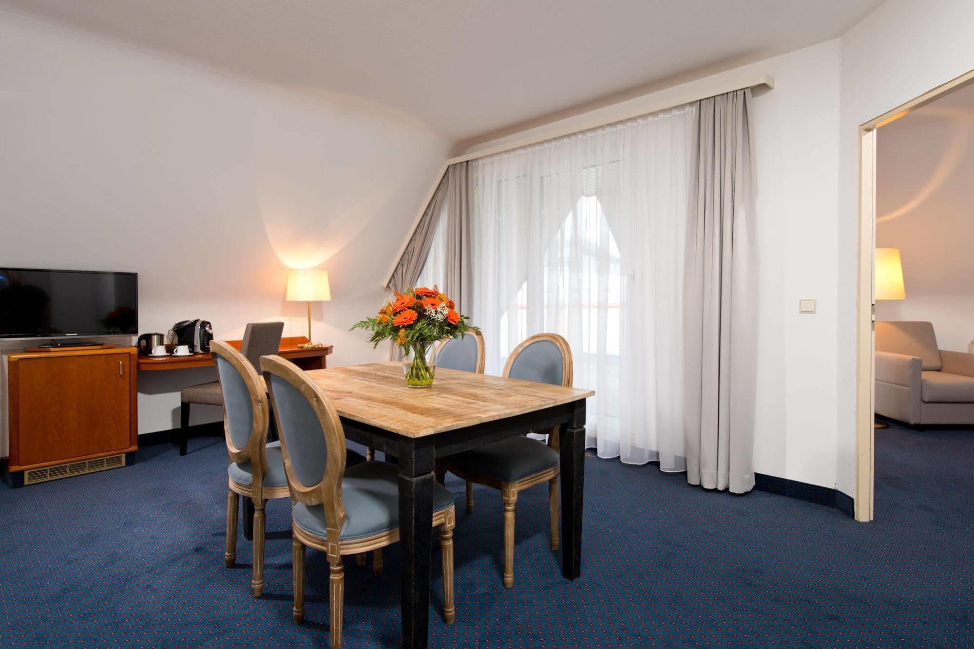 Achat Hotel Neustadt an der Weinstraße Exteriör bild